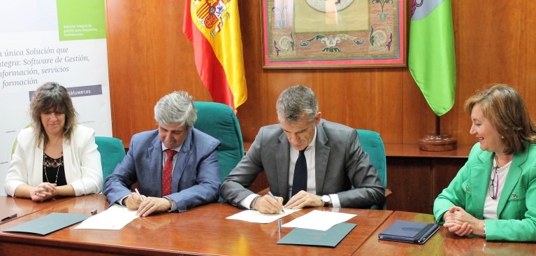 Wolters Kluwer y la Universidad de León firman un acuerdo de colaboración