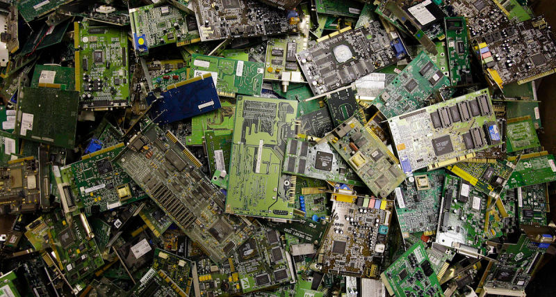 España generará un 25 por ciento más de basura electrónica en 2025