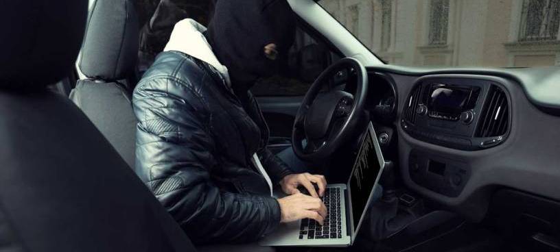 Ocho consejos para evitar que un cibercriminal acceda a tu coche