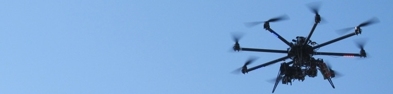 Drones esquivados por aviones comerciales y bazucas para atrapar drones