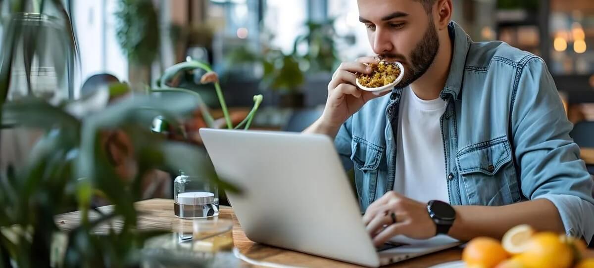 La influencia de las pantallas en la comida basura