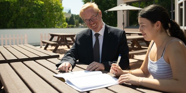 Por qué una educación IB es vital con la IA